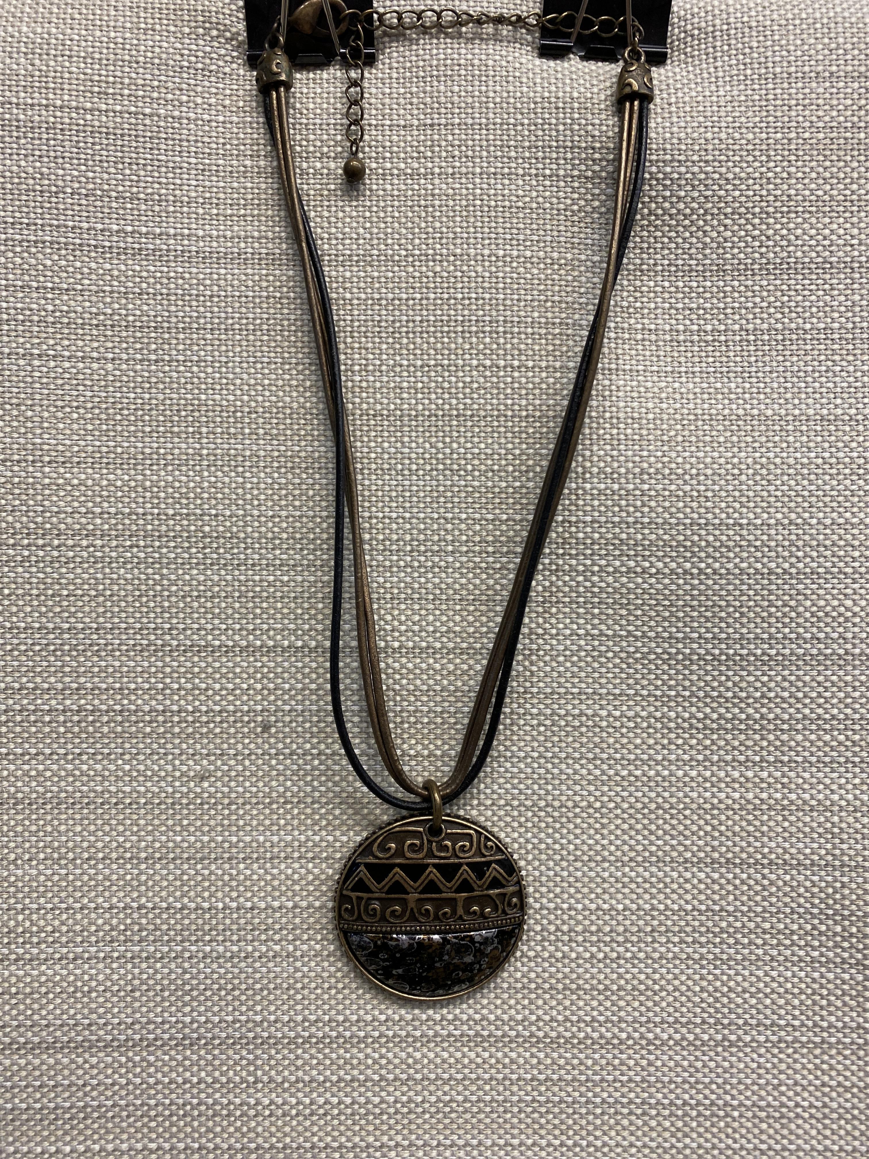 Chico’s Necklace – Disc Pendant