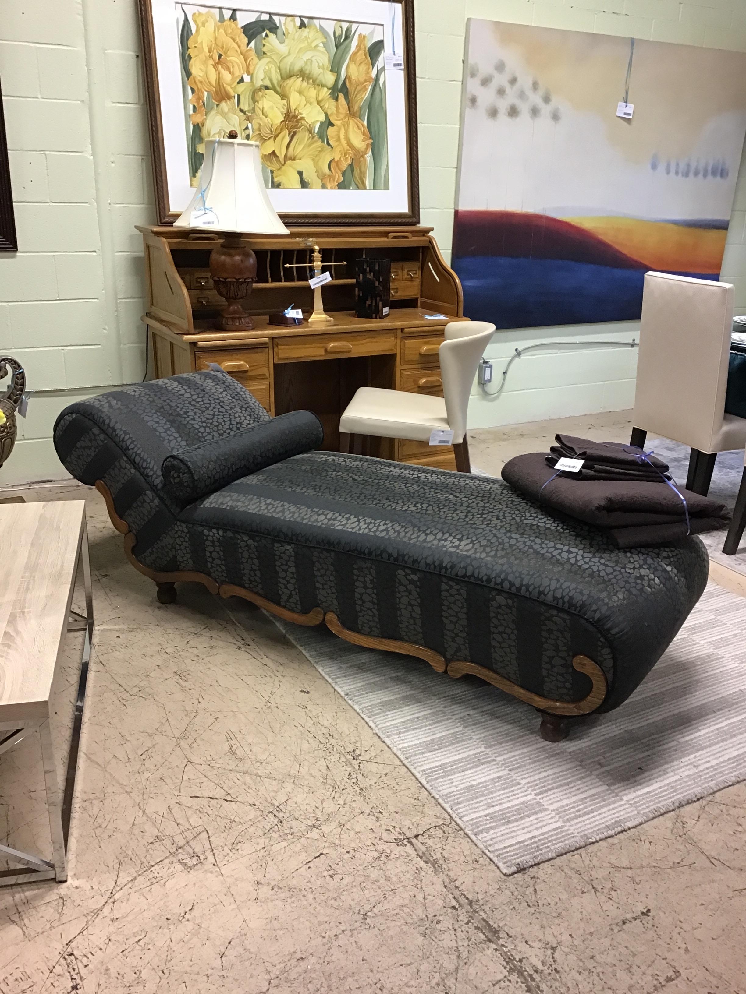 Vintage Style Chaise & Bolster