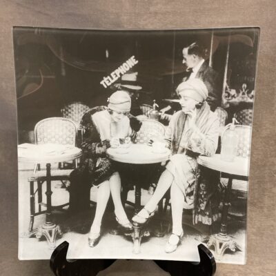 Square Glass Serving Plate Plate – Cafe Et Cigarette