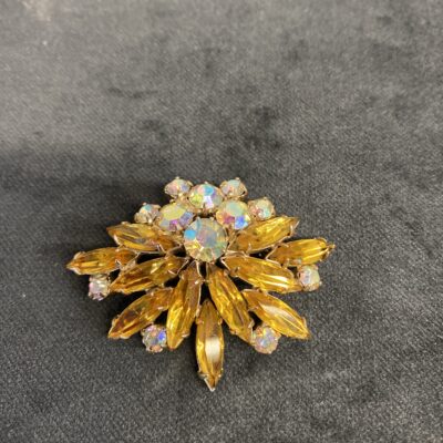 Vintage Brooch – Amber Flower