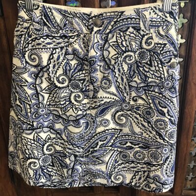 Croft and Barrow Skort With White And Blue Print.