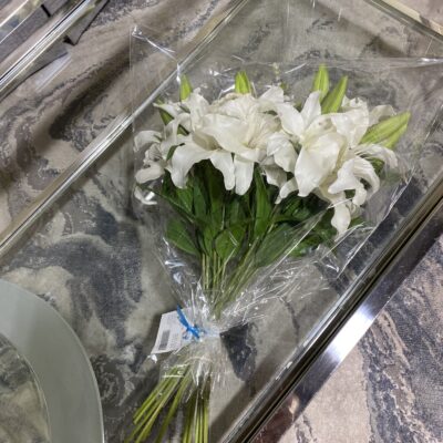15 Stems Artificial Lilies – White