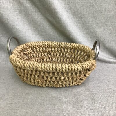 Basket w Metal Handle