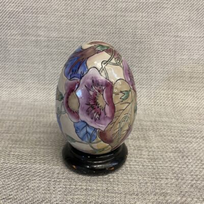 Ceramic Egg On Stand – Floral