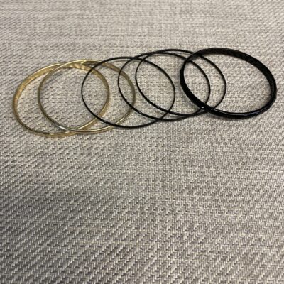 Set 6 Metal Bangles – Gold & Black
