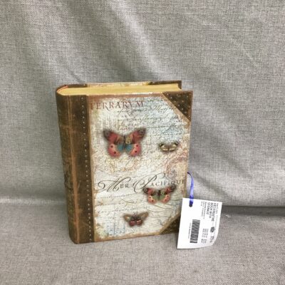DECORQATIVE BOOK WITH STORAGE