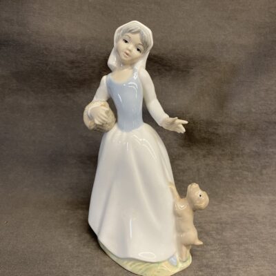 Tengra Figurine – Girl With Basket & Puppy