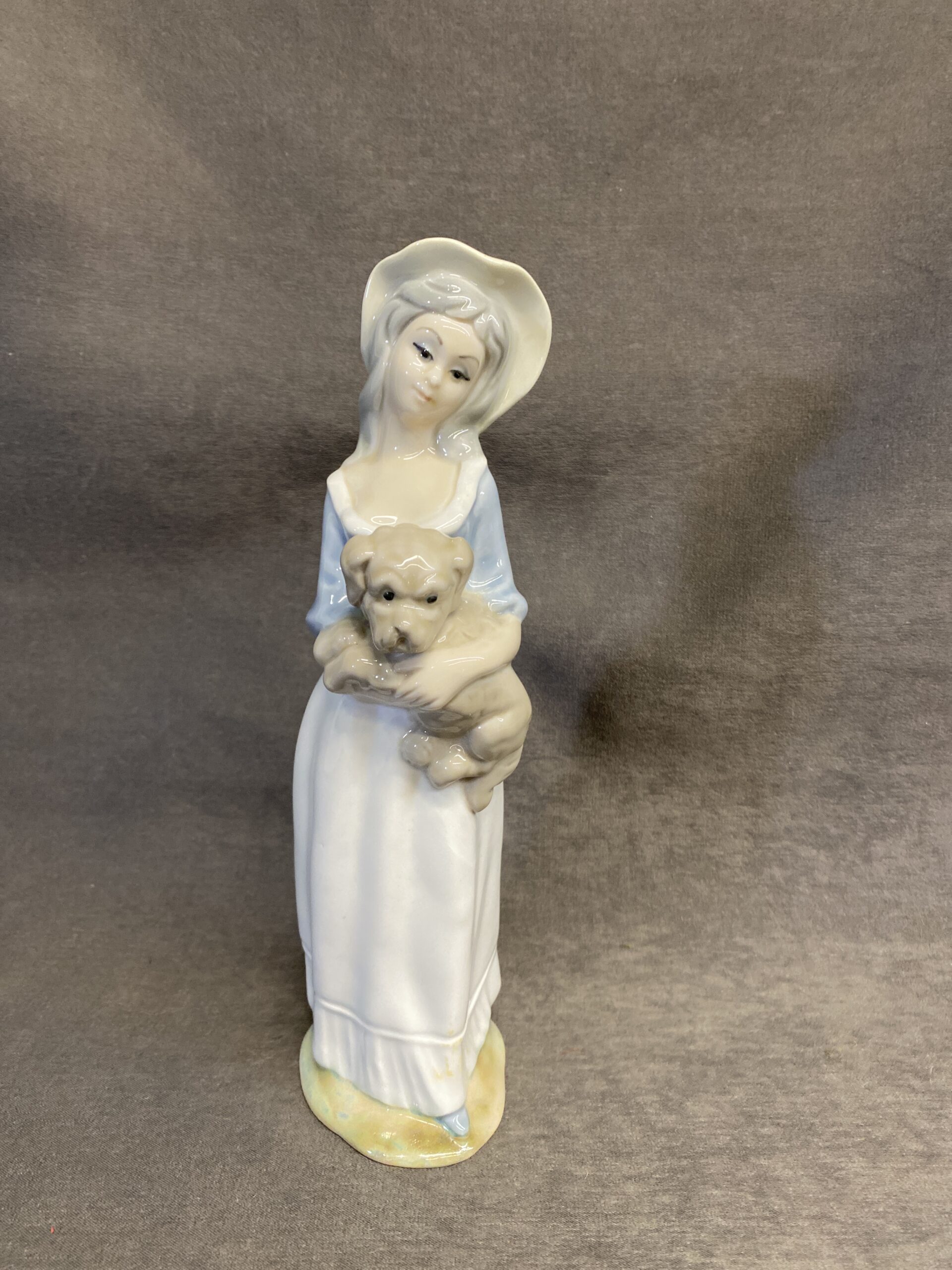 Tengra Figurine – Girl With Dog