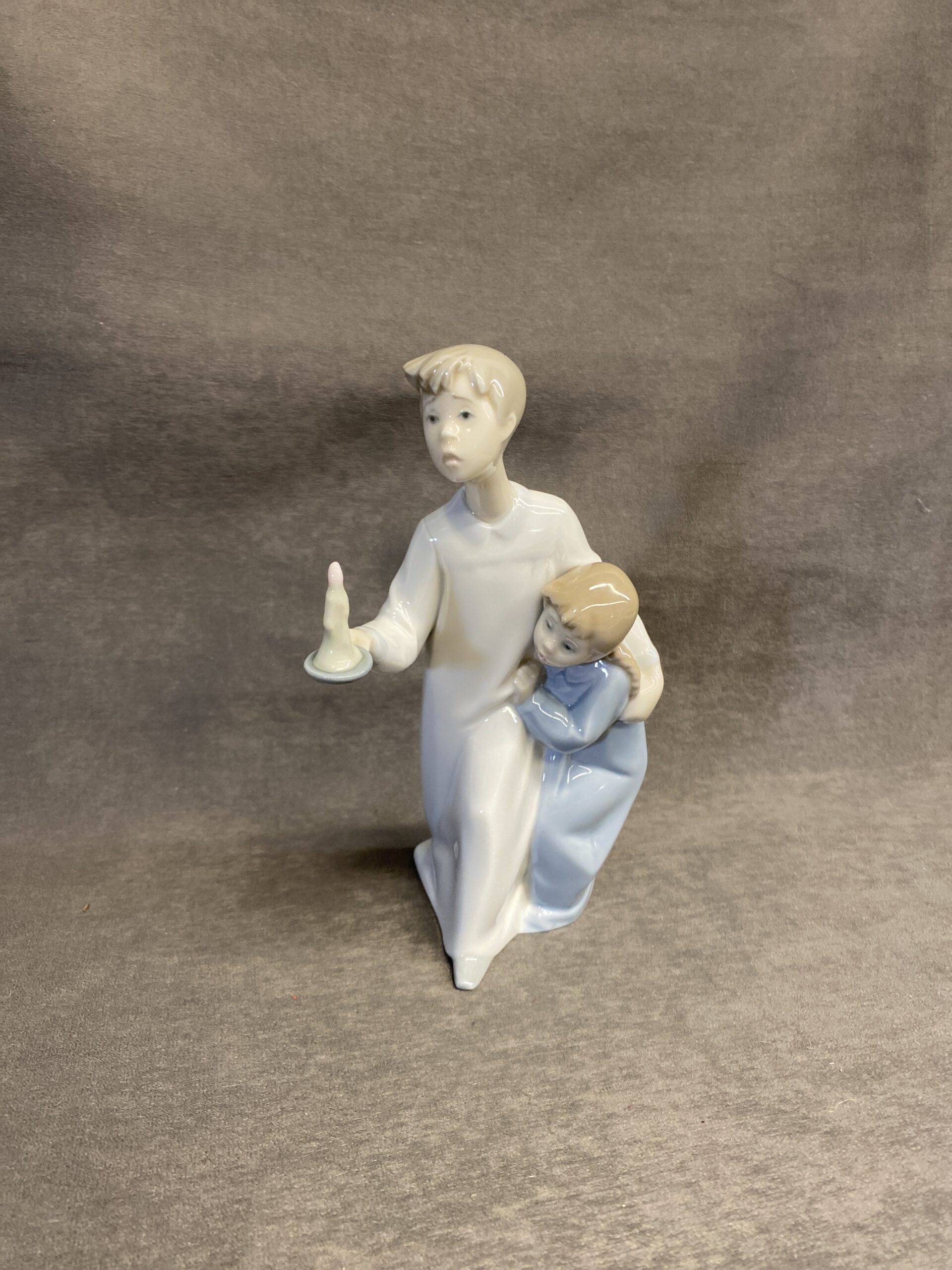 Lladro Figurine – Boy & Girl
