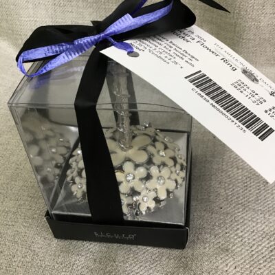 Sicura Flower Ring Holder