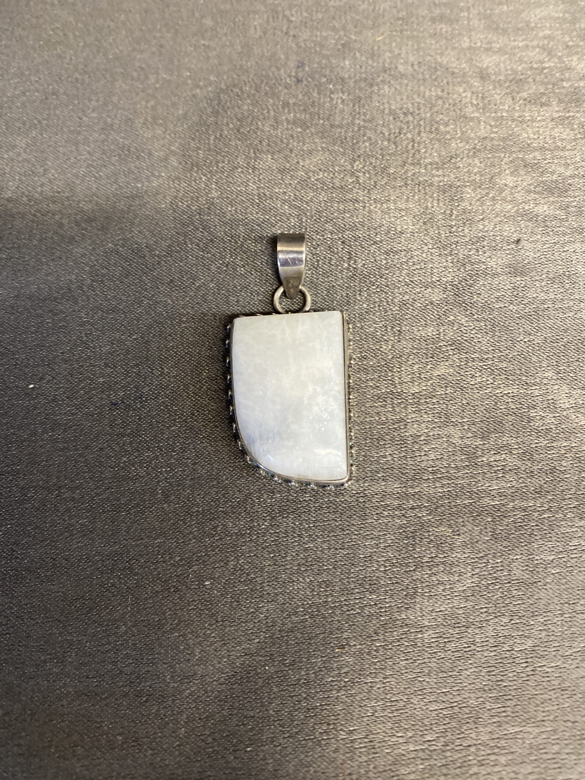 925 Silver Pendant – White Iridescent Shell