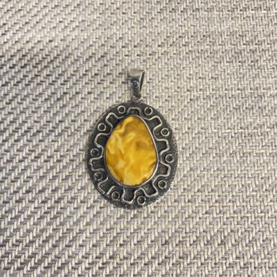 Silver Tone Metal Pendant – Amber Stone