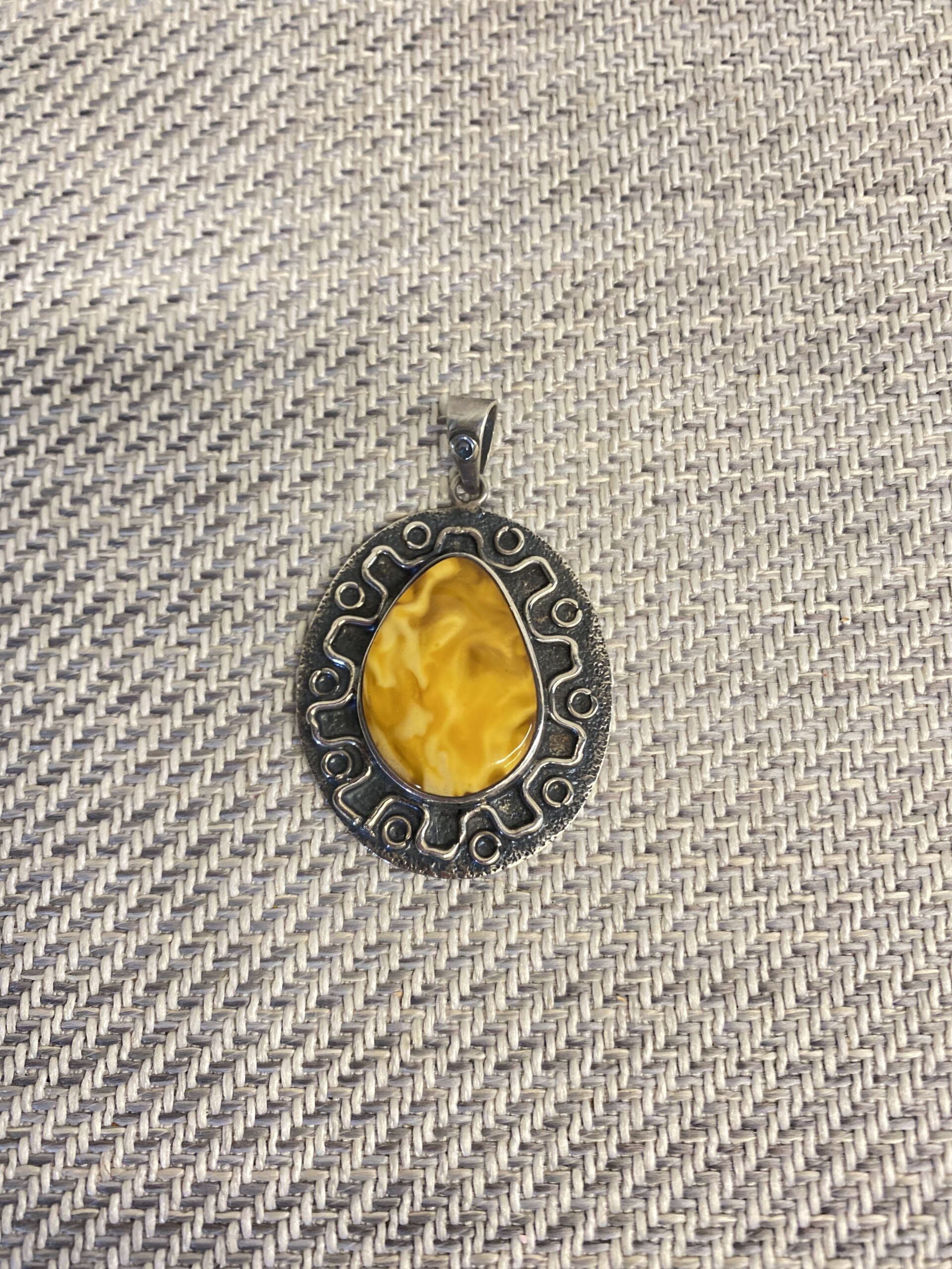 Silver Tone Metal Pendant – Amber Stone