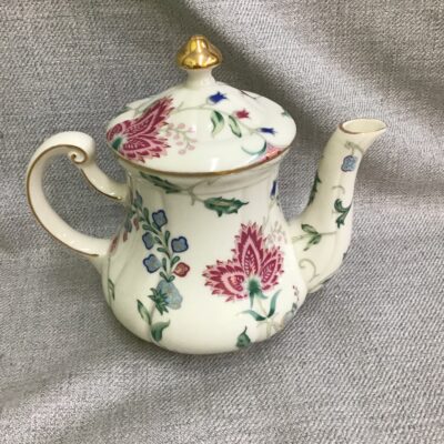 ‘Chatsworth’ by Skye McGhie Teapot