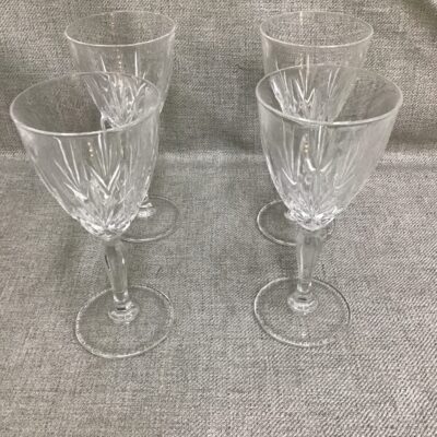 Lucia by Oneida Wine Glasses (4)