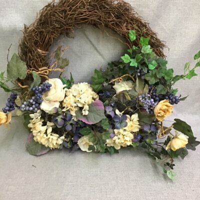 Wreath w Mums, Roses, & Grapes