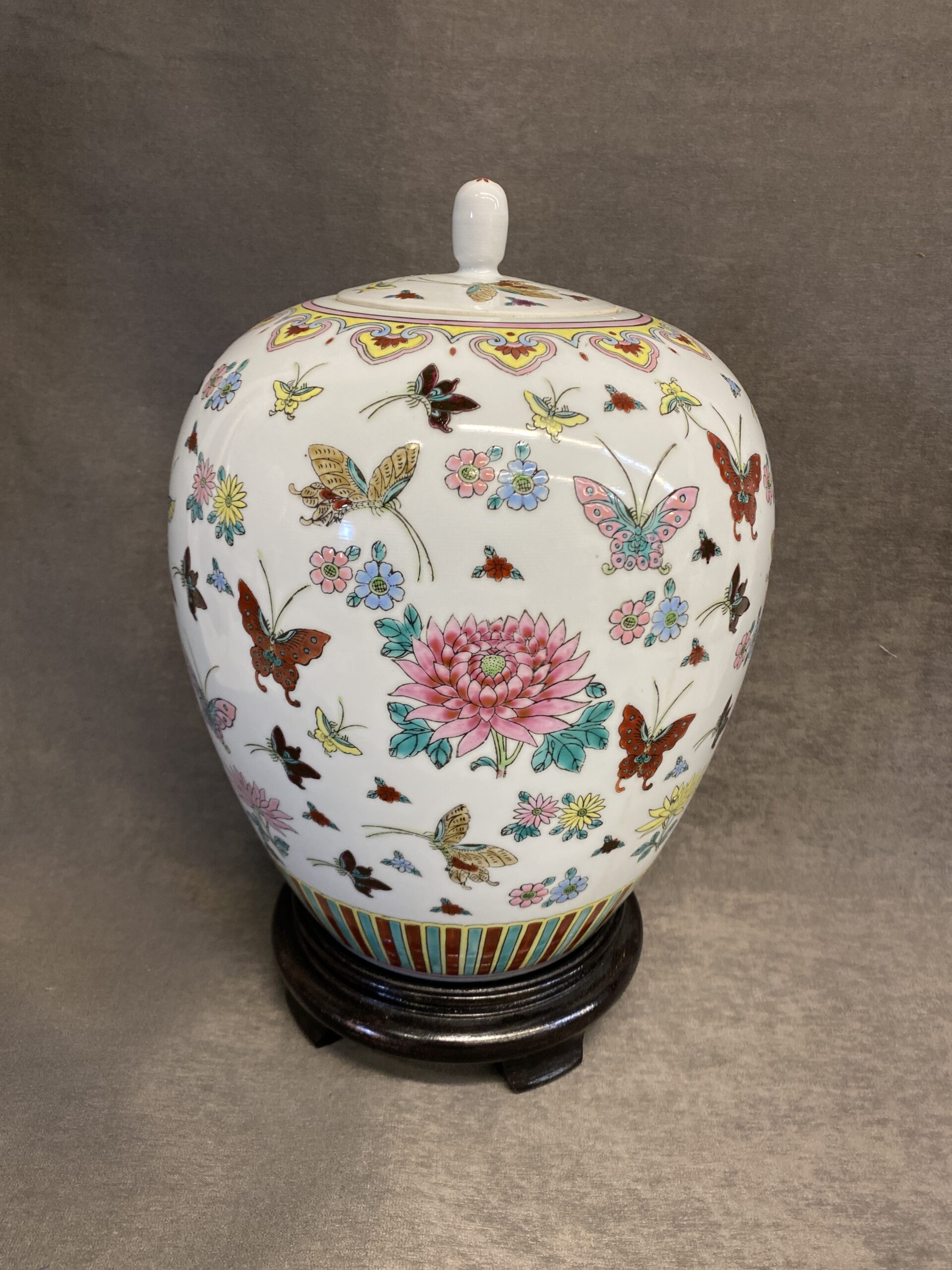 Asian Lidded Jar w/Stand