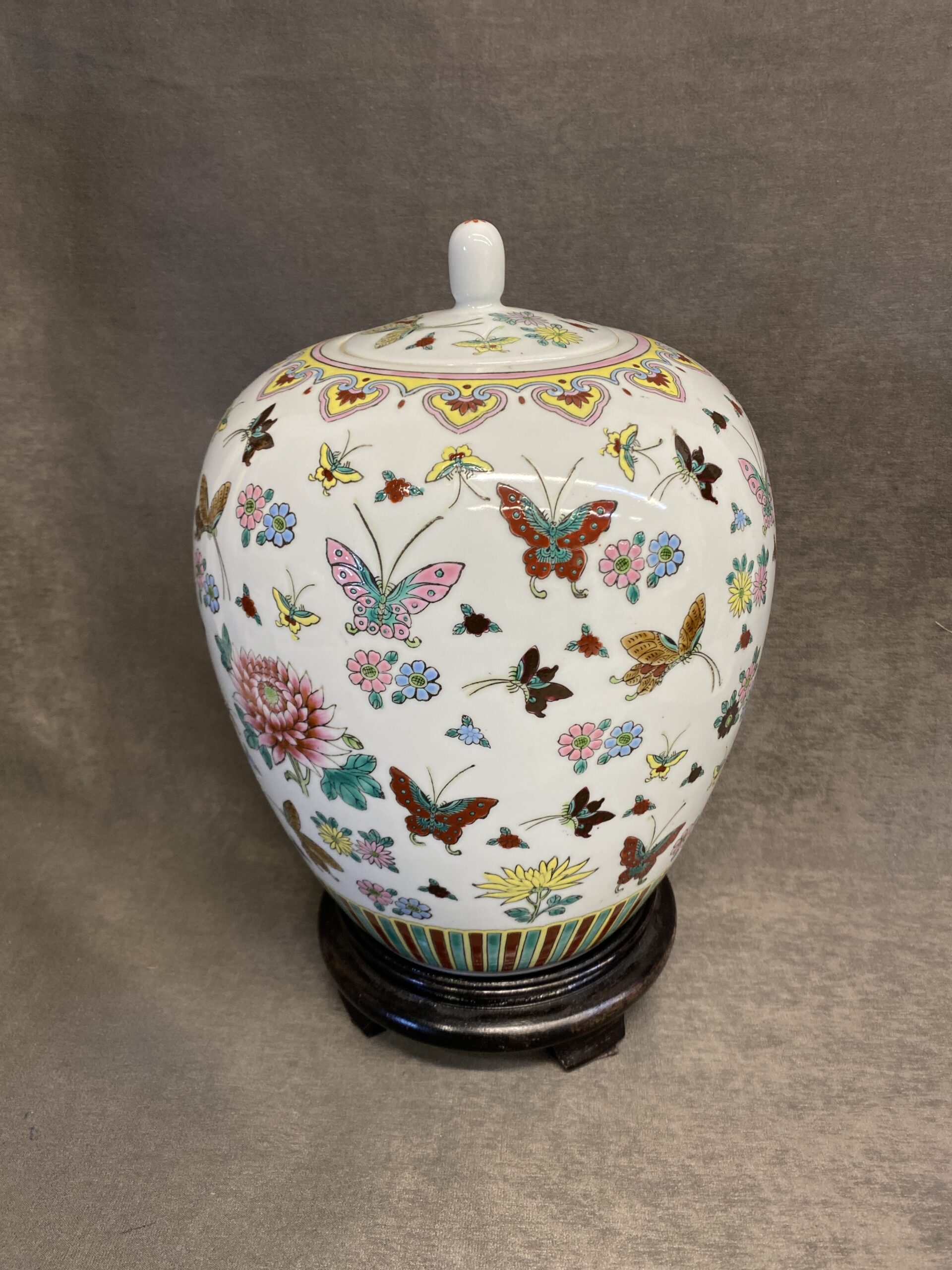 Asian Lidded Jar w/Stand