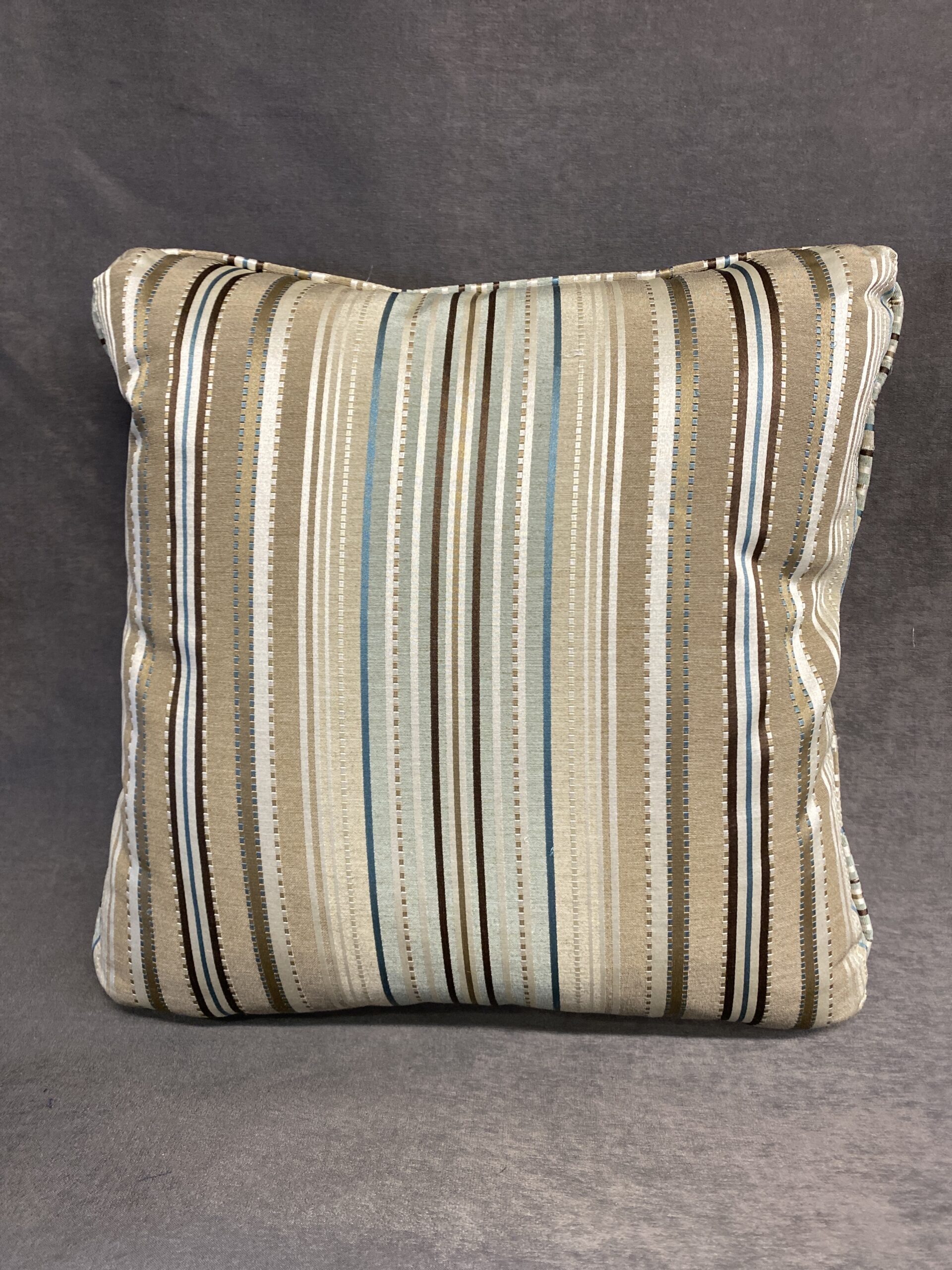 Ethan Allen Toss Cushion – Stripe