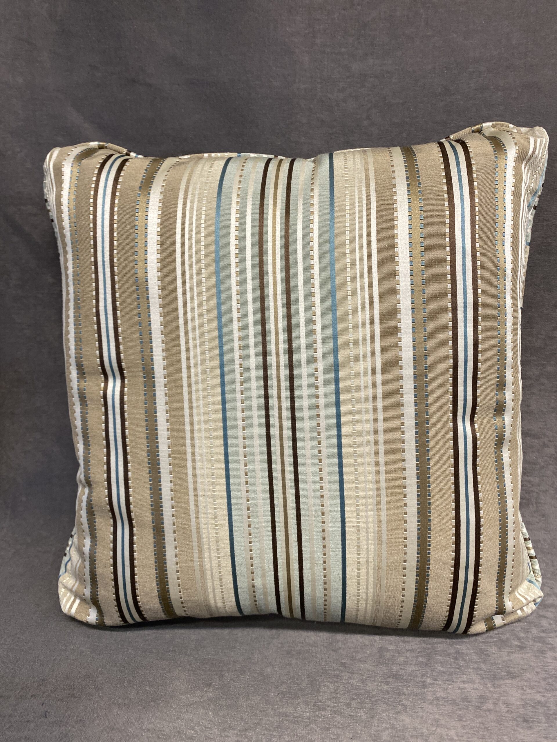 Ethan Allen Toss Cushion – Stripe
