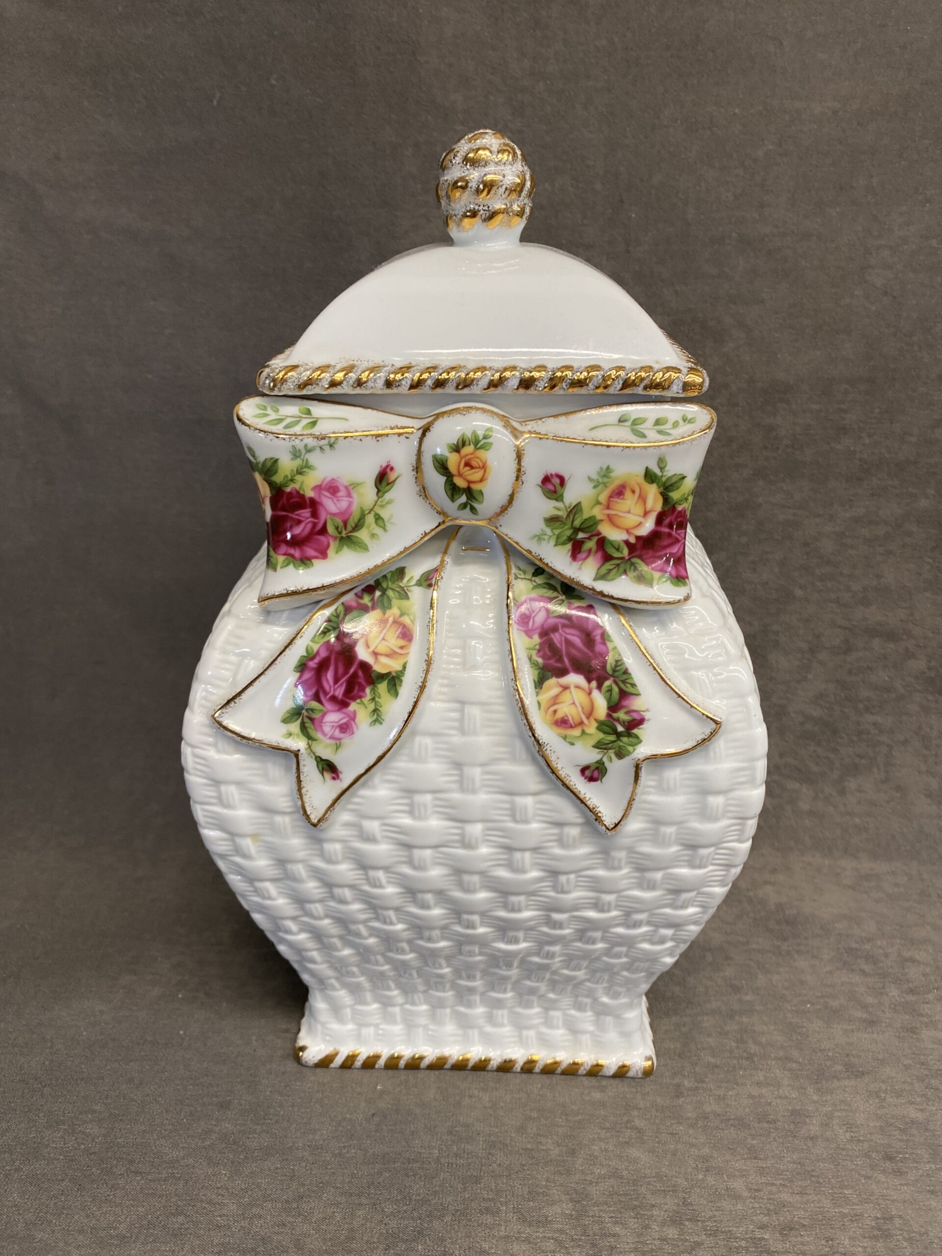 Old Country Roses Cookie Jar