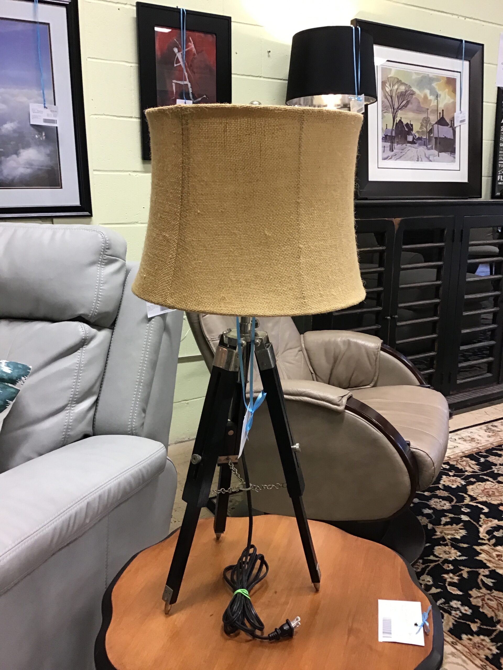 Tripod Lamp – Trilight