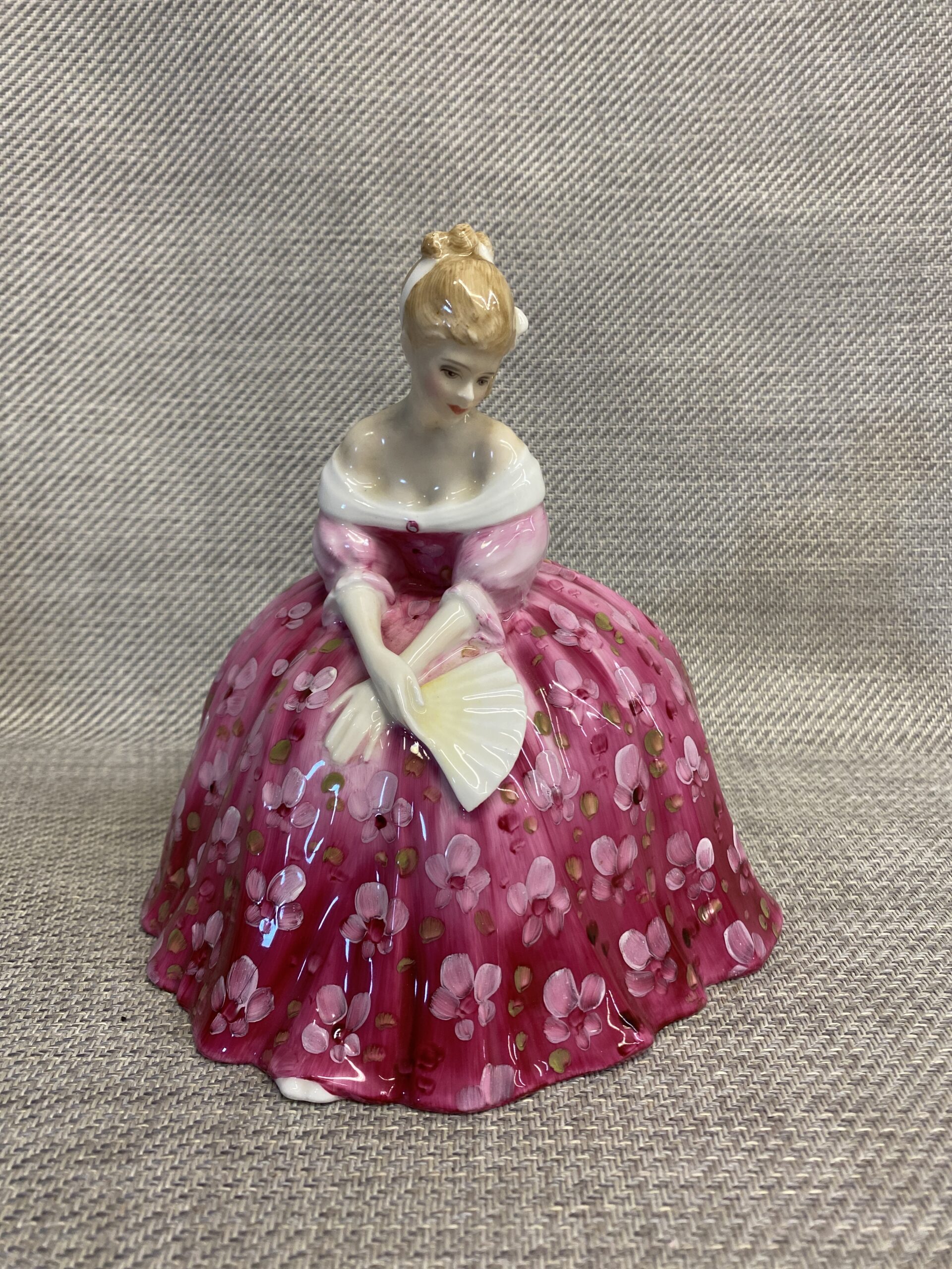 Royal Doulton Figurine – Victoria