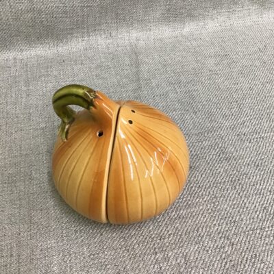 2 Piece Onion Salt & Pepper Shakers