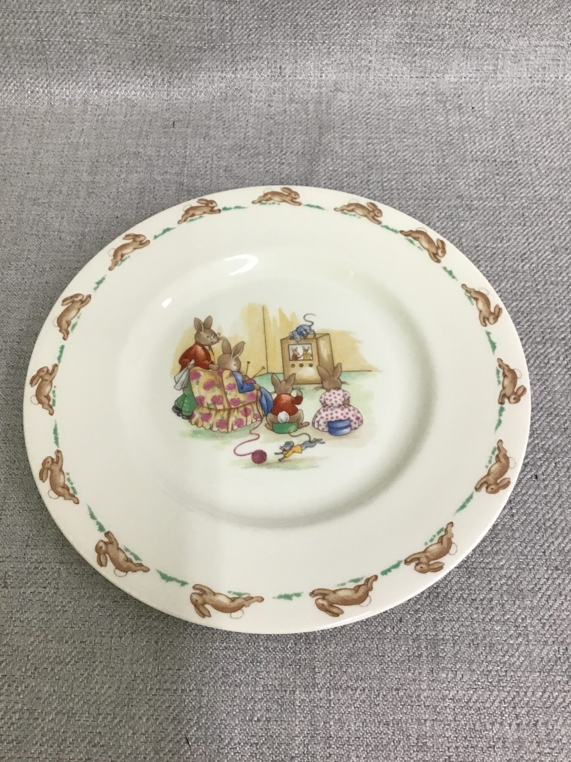 Bunnykins ‘TV Time’ Salad Plate