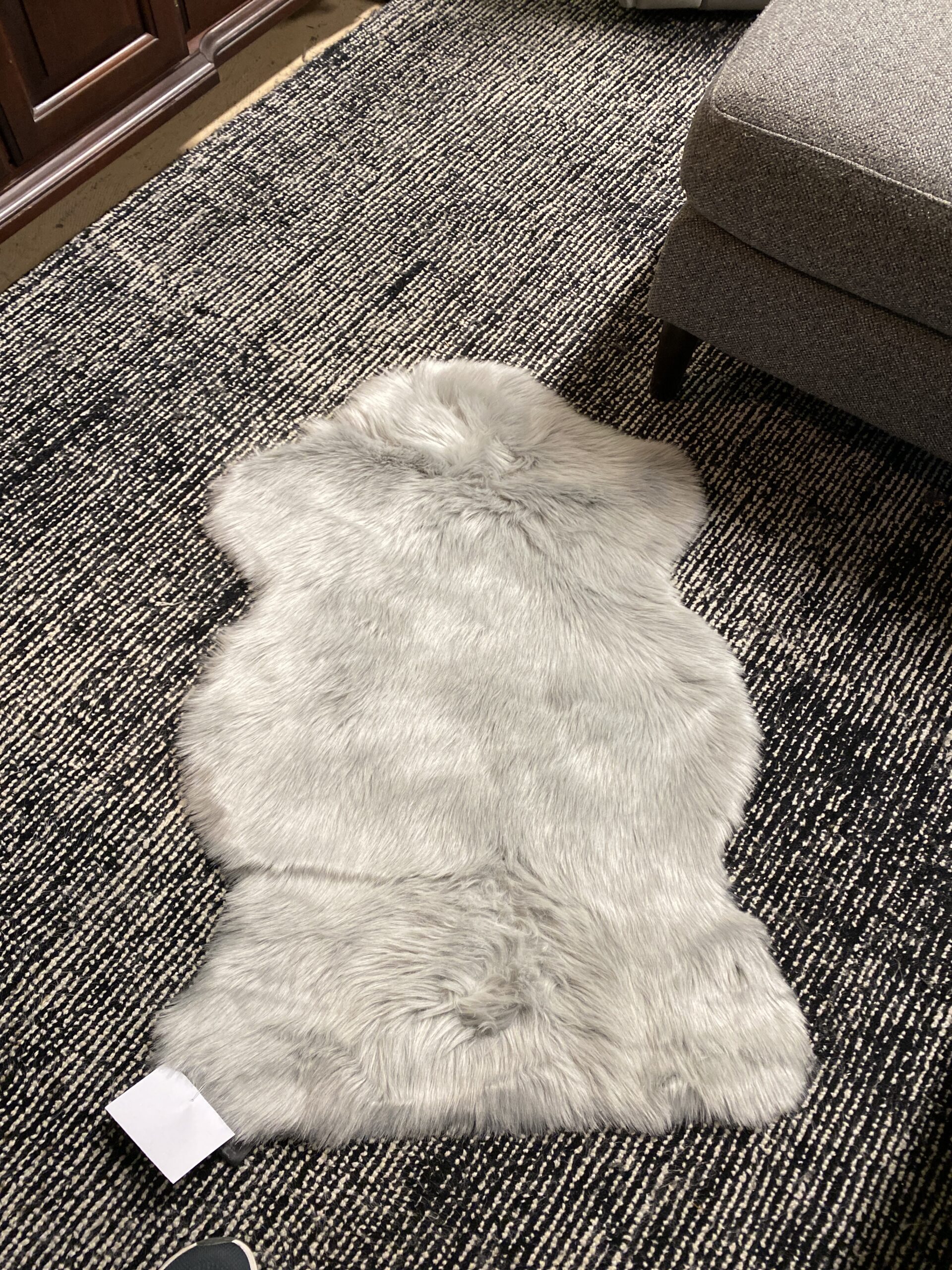 OUI Faux Sheepskin – Grey