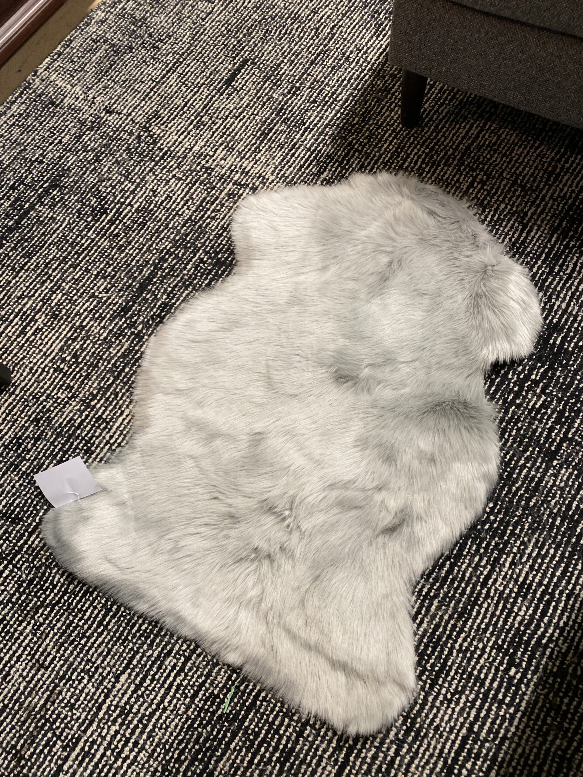 OUI Faux Sheepskin – Grey