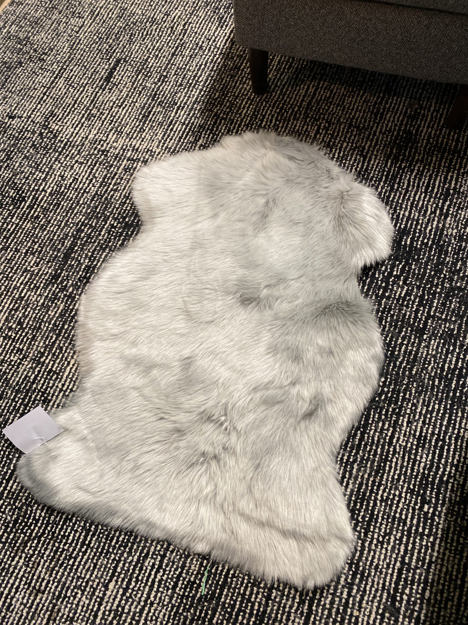 OUI Faux Sheepskin – Grey