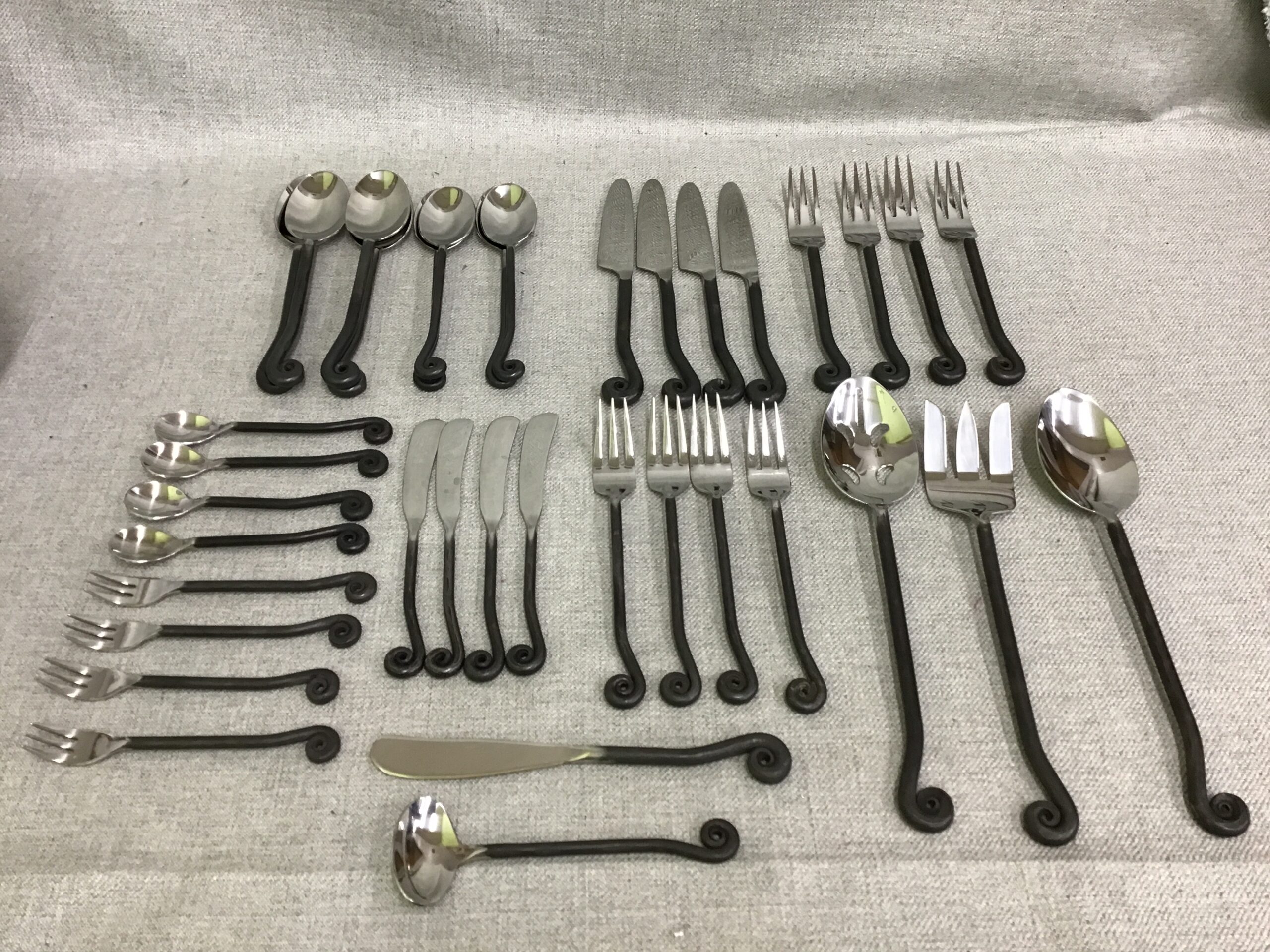 ‘Treble Clef’ by Gourmet Settings Cutlery for 4