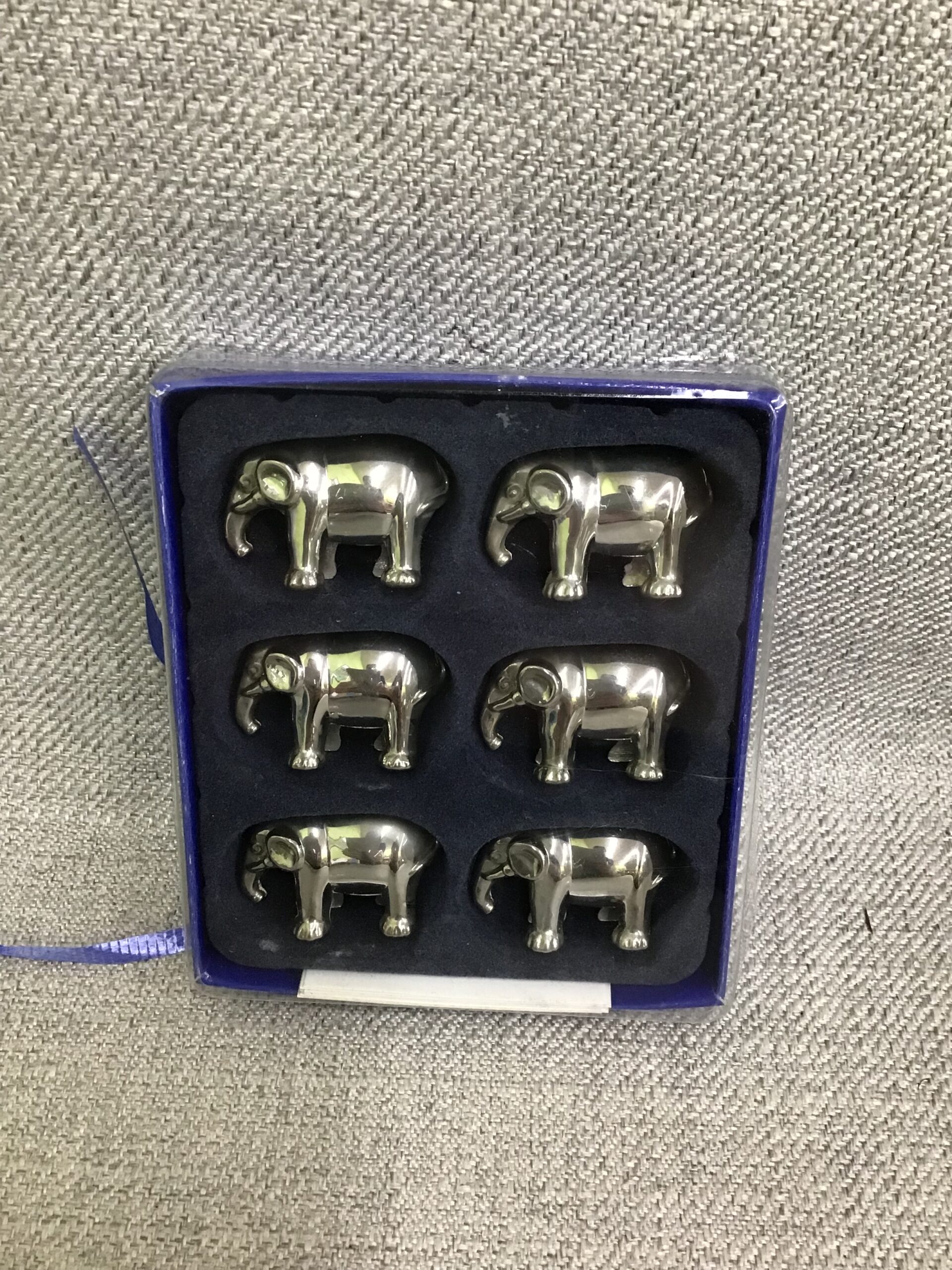 Silvertone Elephant Placecard Holders (6)