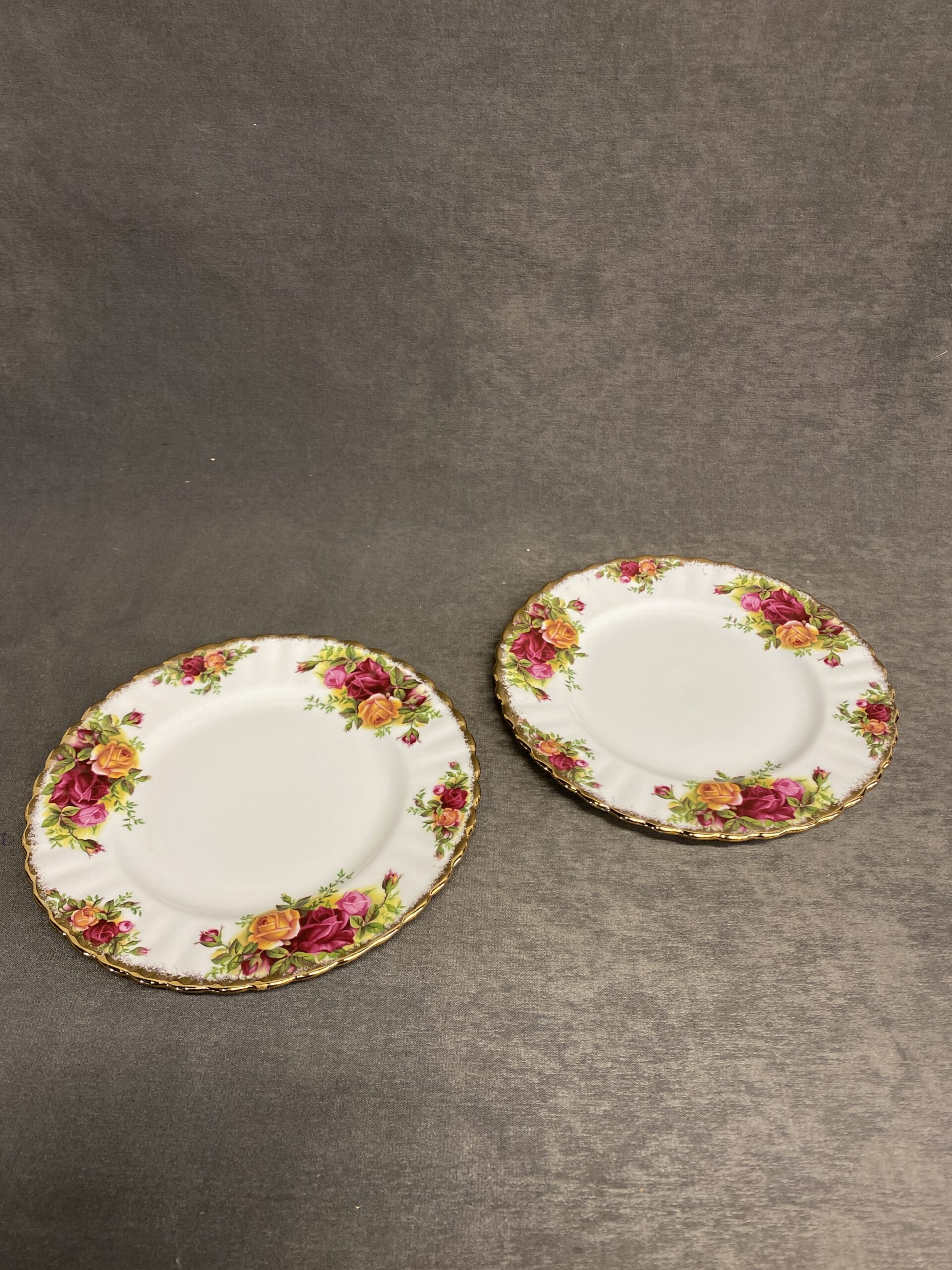 Set 2 Old Country Roses Dessert Plates